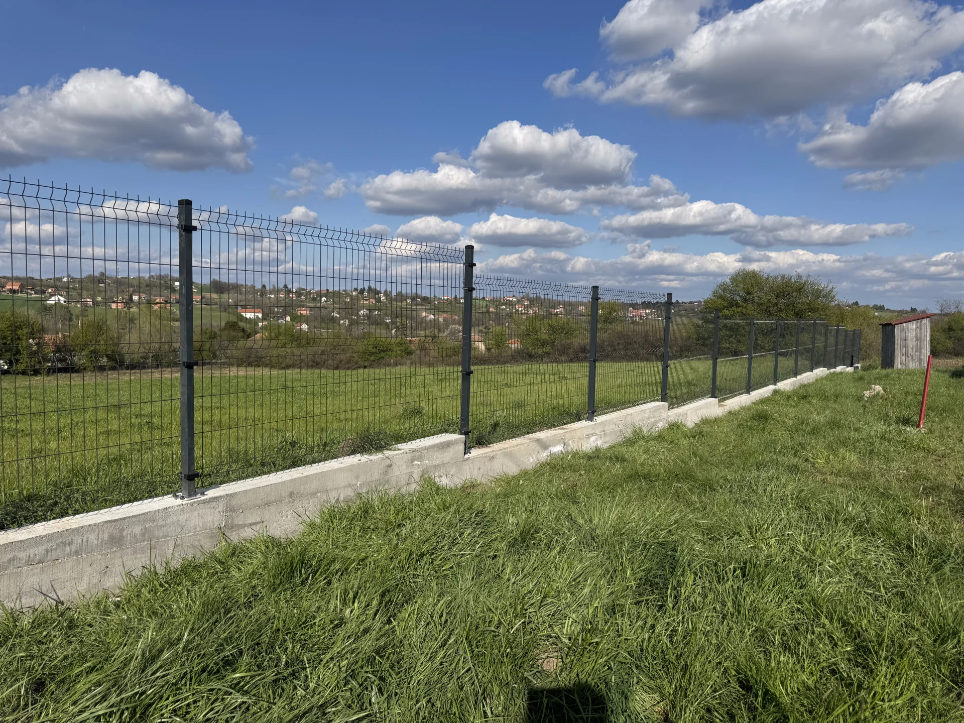 EUROFENCE 3D Panelna ograda sa kapijama